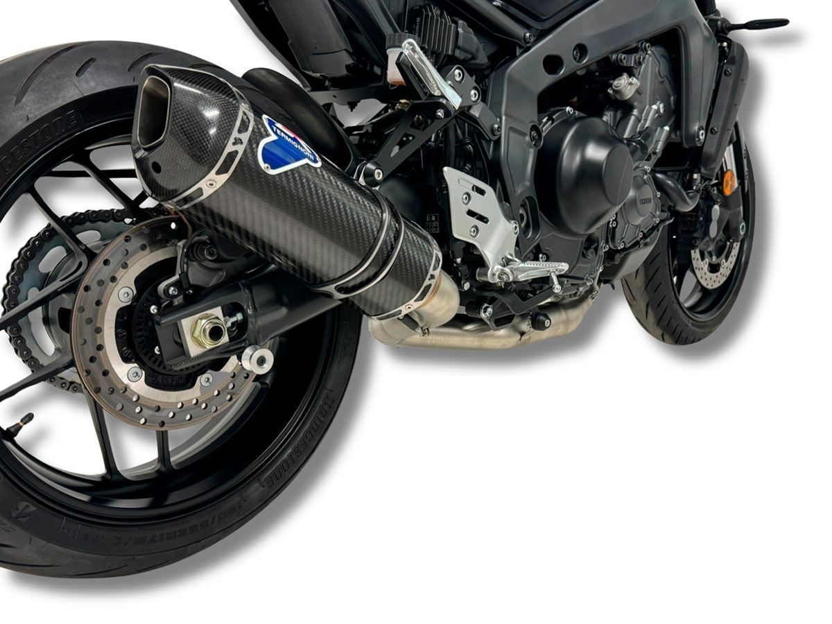 Dominator Round Slip-On with Carbon Tip - Yamaha MT-09 — Yamaha MT-09, Tracer 9 & XSR900 (2014-2024) (DOM-RND-MT09)