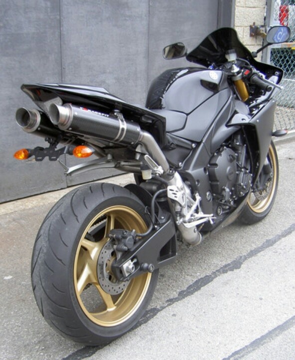Dominator Twin Underseat Slip-Ons - Yamaha YZF-R1 — Yamaha YZF-R1 (2004-2008 RN12 & RN19) (DOM-UND-YZFR1)
